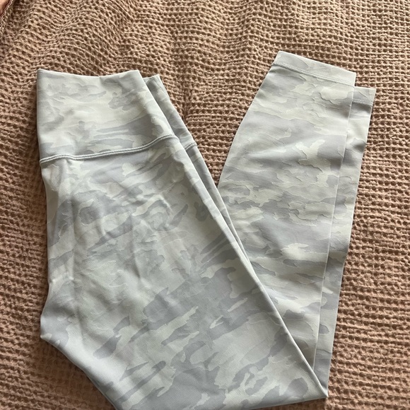 lululemon wunder under legging 25 inch white camo - Picture 1 of 3